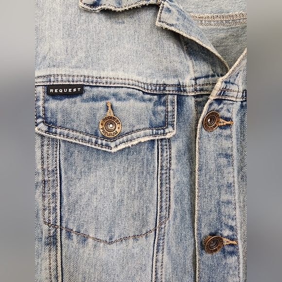 REQUEST men's distressed denim jacket, size M - Picture 3 of 9
